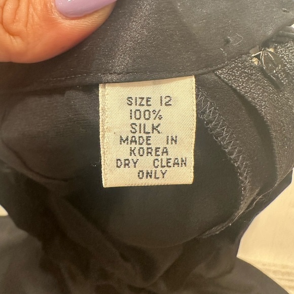 Vintage 80s 100% Silk Skirt Suit Set Black & White Floral Size 12 Korean Made - Picture 16 of 16